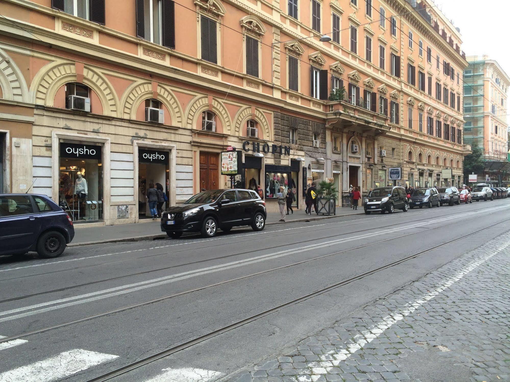 I Prati Di Roma Suites Bagian luar foto