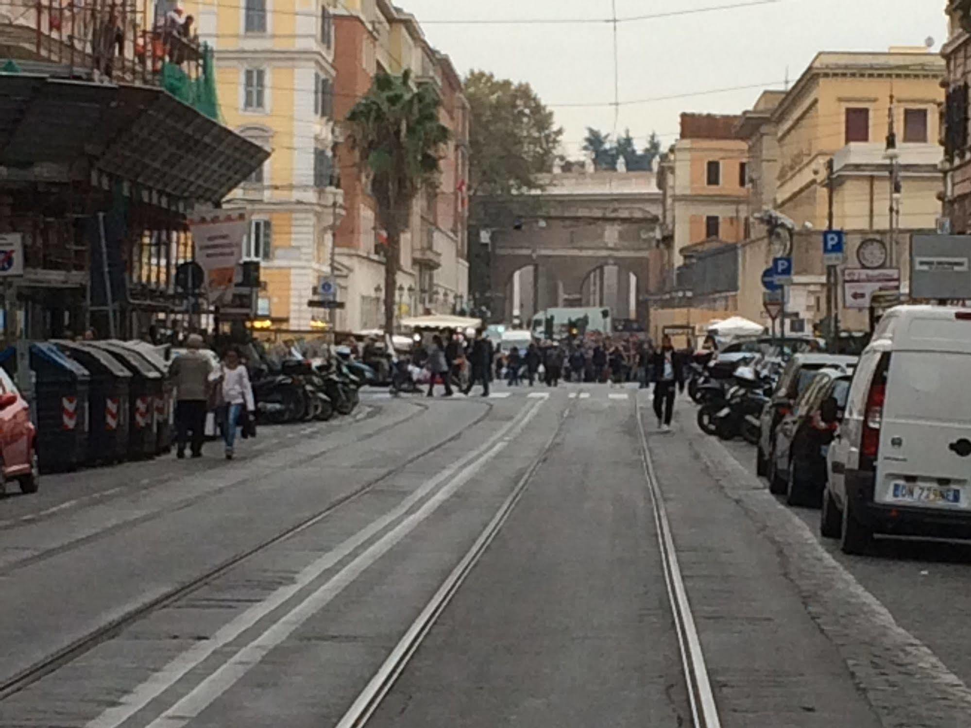 I Prati Di Roma Suites Bagian luar foto