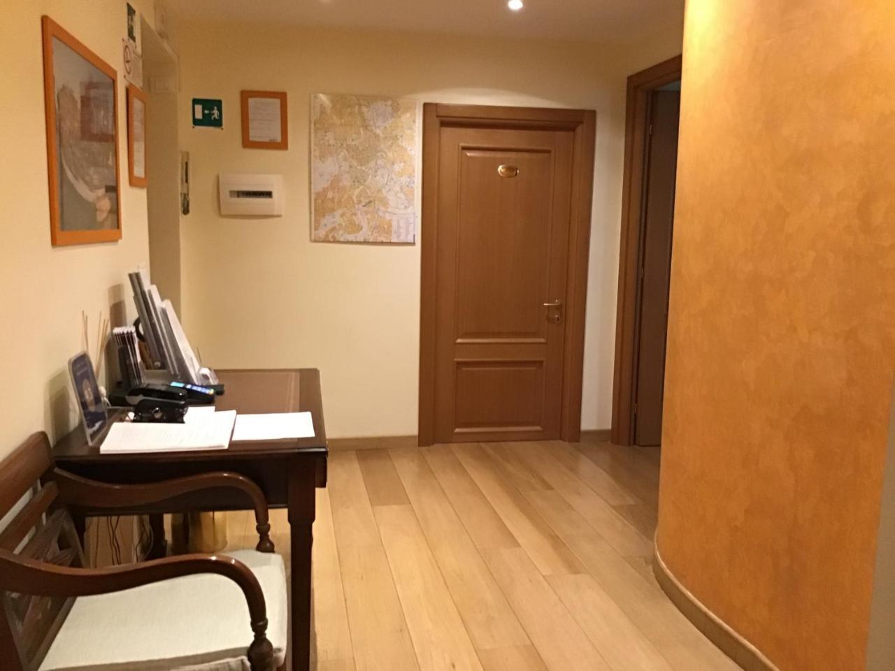 I Prati Di Roma Suites Bagian luar foto